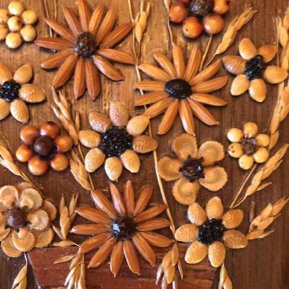 HAND CRAFTED PLAQUE FLORAL SEED MOSAIC  By: TRAILS END NEW HOPE, AR
VINTAGE 
EUC - Picture 7 of 7